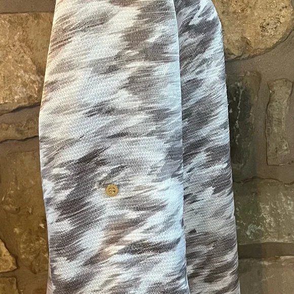 Travelers Collection by Chico’s Tunic Blouse Women 2 (Large - 12)) Animal Print - Picture 3 of 11